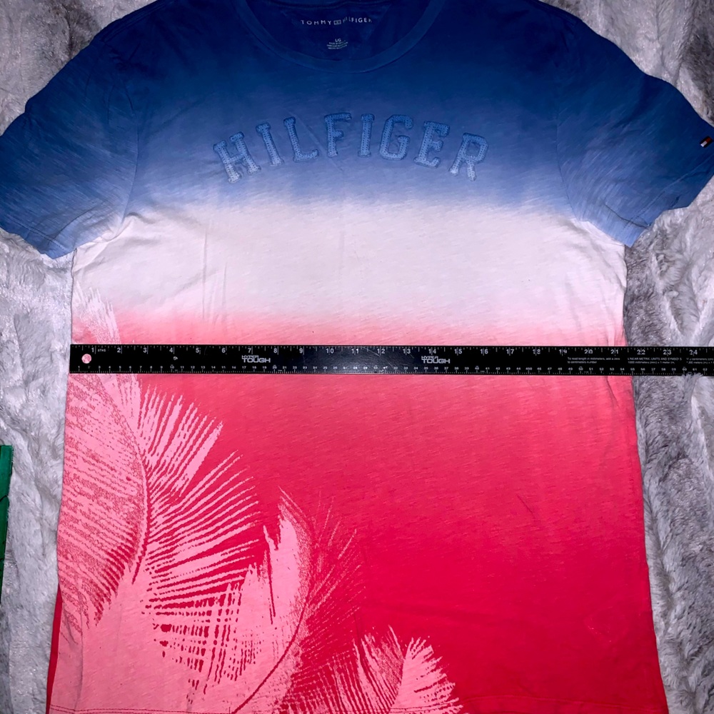 Mens large Tommy Hilfiger t-shirt